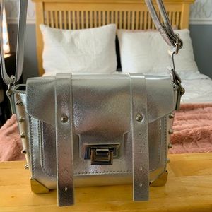Silver glam purse! 👜